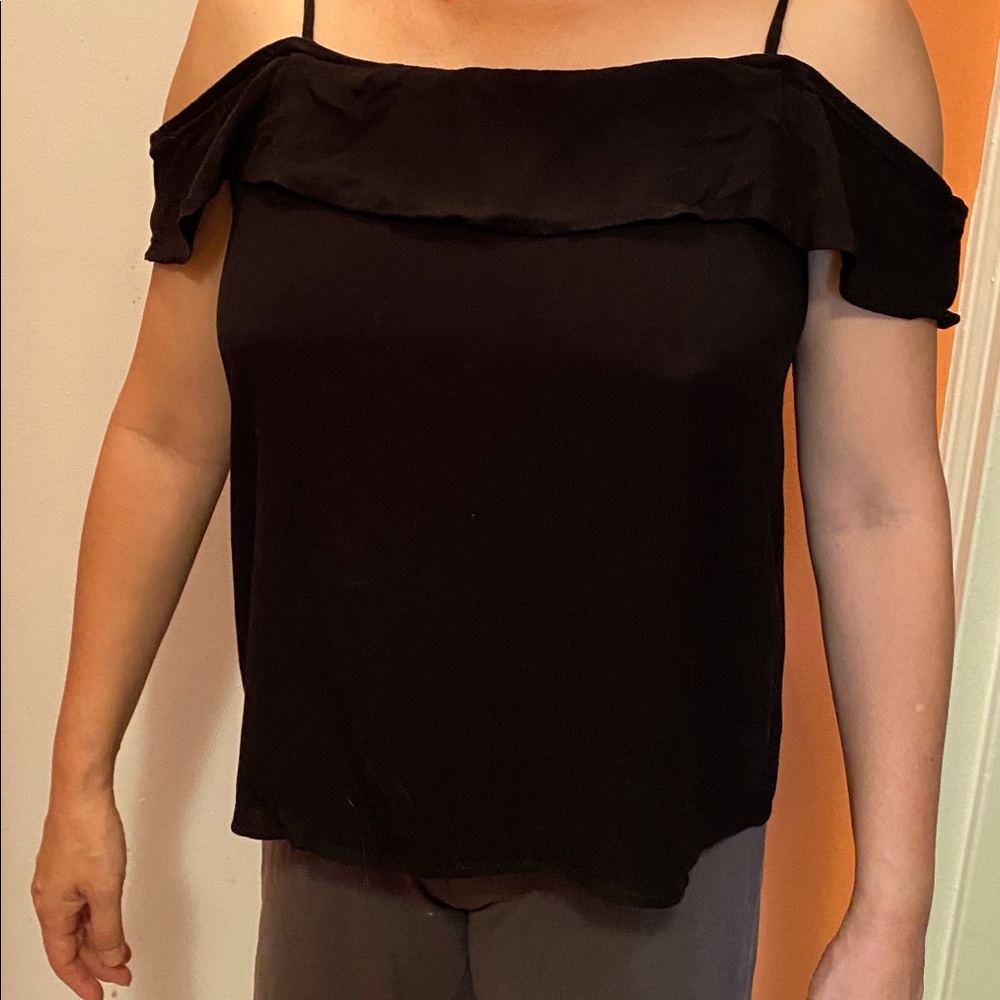 Nordstrom Rack NSR black cold-shoulder tank top